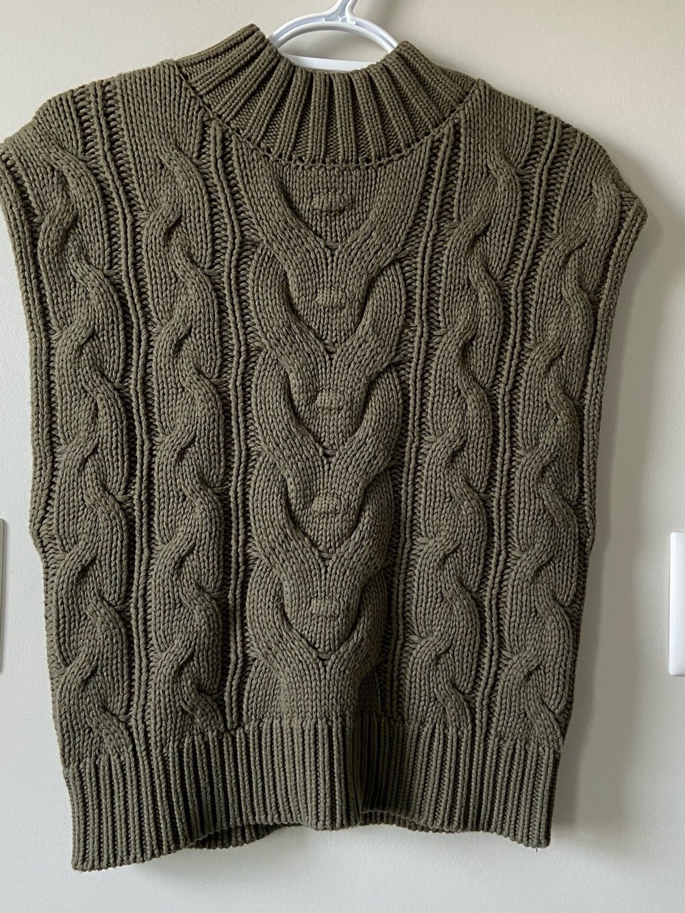APRICOT Olive Cable Knit Sleeveless Crew Neck Sweater Vest - Picture 2 of 8